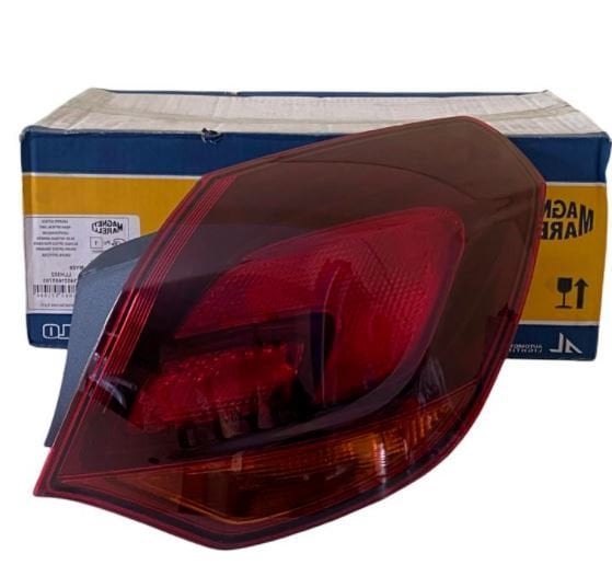 Opel Astra J Hatchback Kasa Dış Sağ Stop Füme Magnetti Marelli