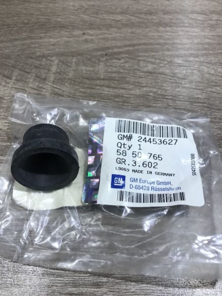 Opel Corsa C 1.3 Ecotec Kapak Alt Sabitleme Plastiği Gm